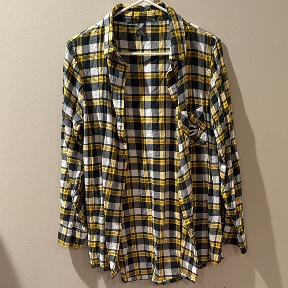 NFL Tops - Women’s Green Bay Packers Plaid Flannel Button Down Sleep Shirt Size L